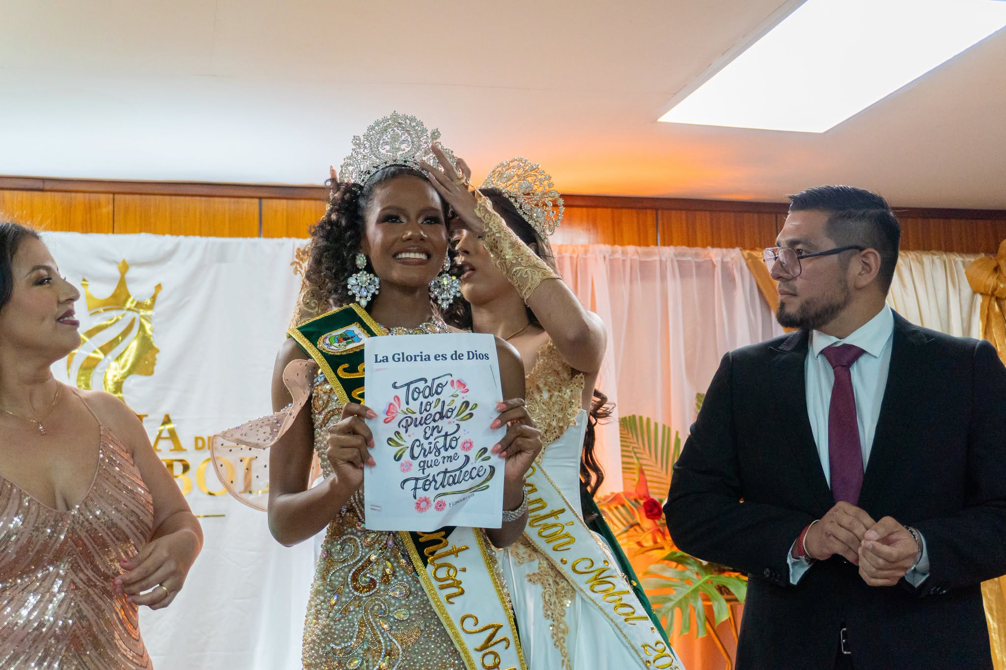 Noche de Elección Reyna de NOBOL - Dukers Group 44